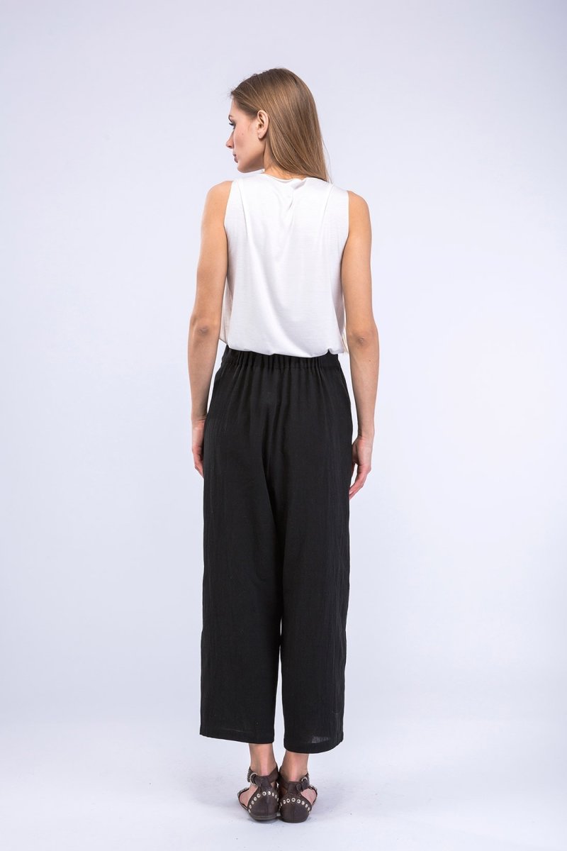 Black large organic cotton trousers for women HALNY – Image 6