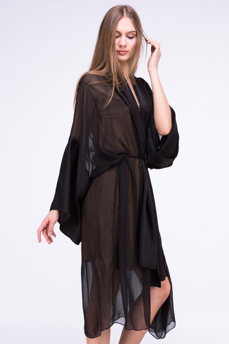 Robe kimono noir en soie WEZEN – Image 4