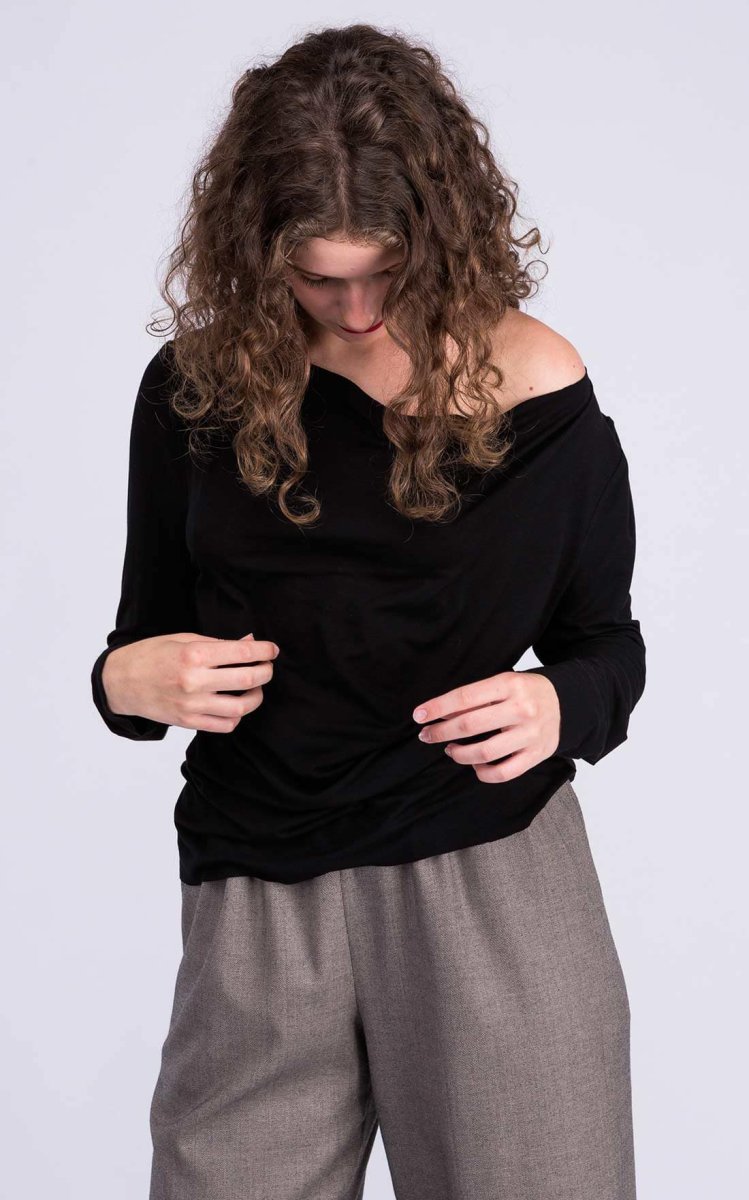 Black long sleeve viscose jersey t-shirt for women MERION – Image 5