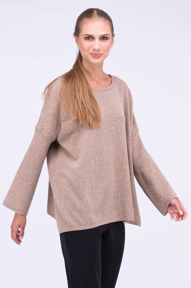 Beige oversized large wool sweater for women ALASKA – Image 2