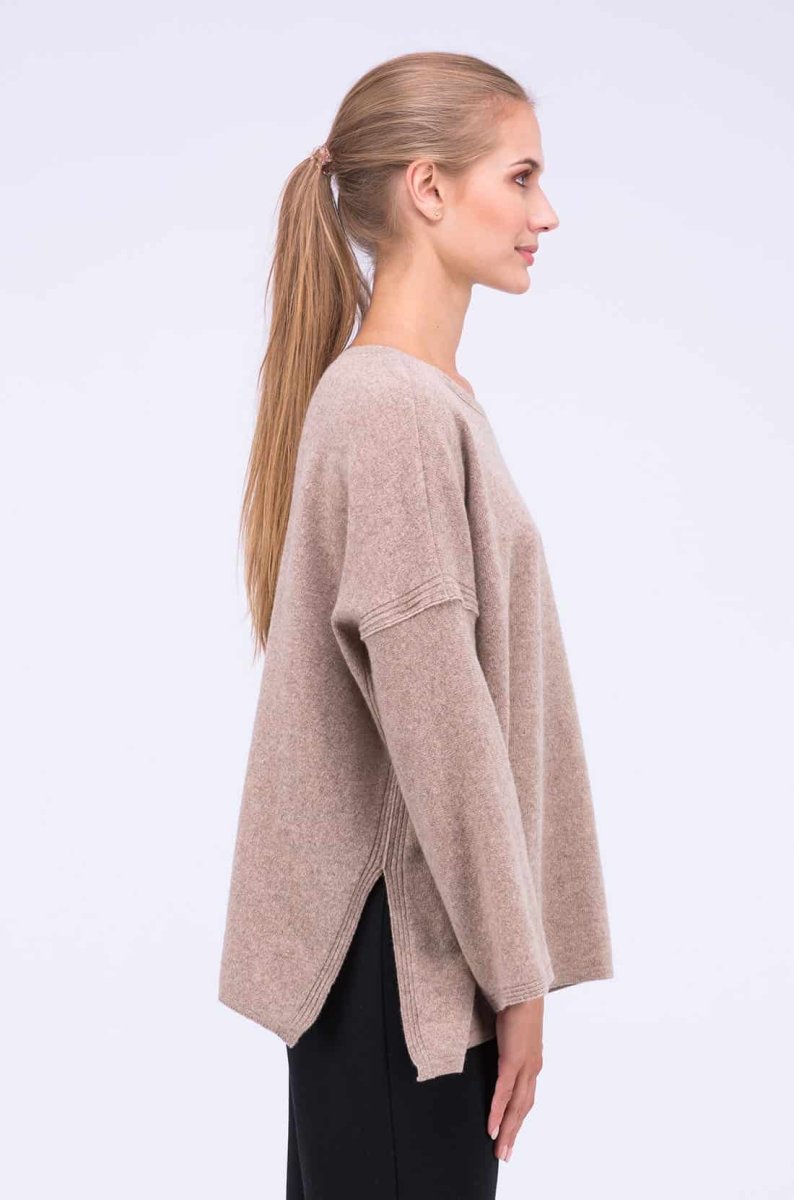 Beige oversized large wool sweater for women ALASKA – Image 3