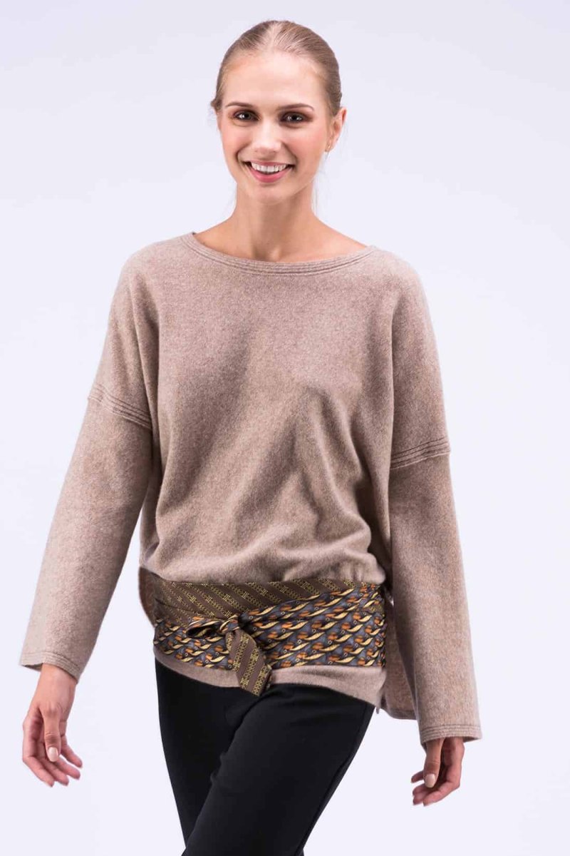 Beige oversized large wool sweater for women ALASKA – Image 5