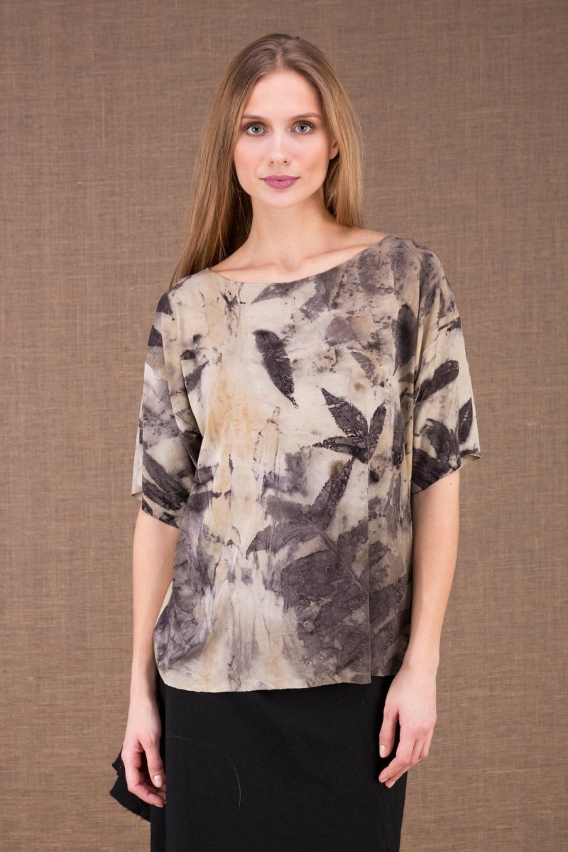 T-shirt beige large pour femme en jersey de viscose imprimé BOTO – Image 3