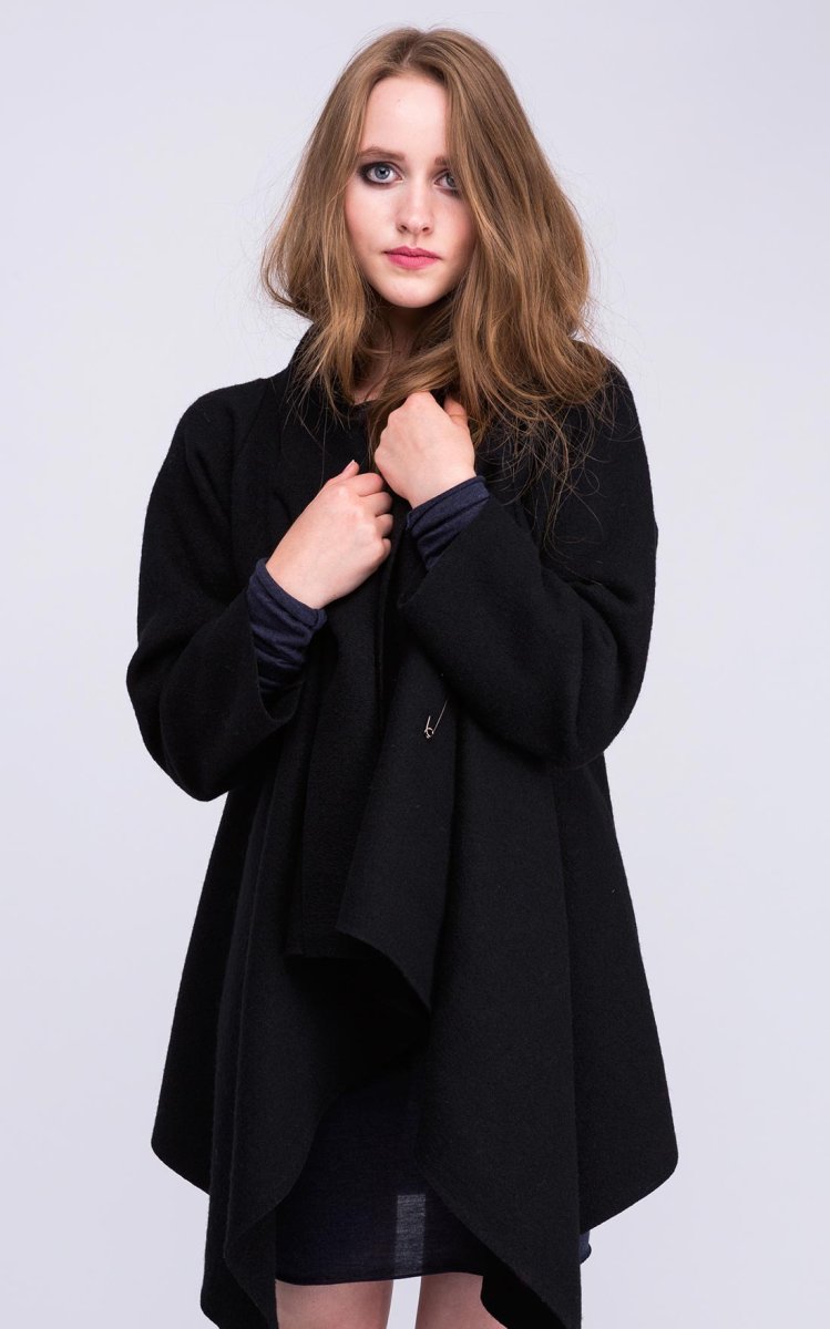 Veste noire asymétrique pour femme en laine BAMBULINA