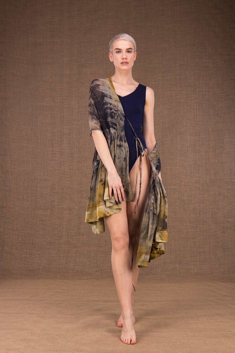 Châle kaki en soie imprimée BORA-BORA – Image 4