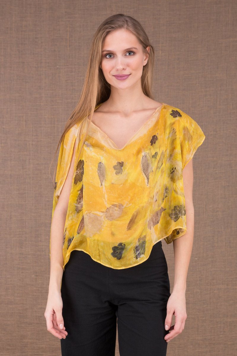 Top jaune col drapé bénitier en mousseline de soie imprimée pour femme CUMULUS – Image 3