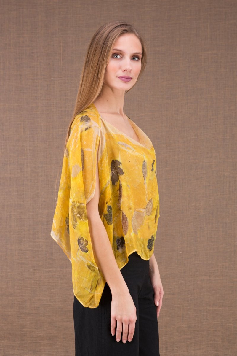 Top jaune col drapé bénitier en mousseline de soie imprimée pour femme CUMULUS – Image 5