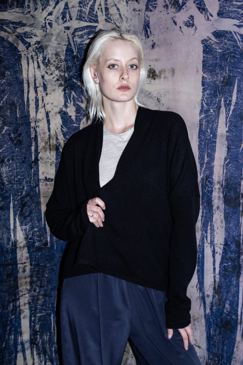 Black wool cardigan for women LOLA – Image 2