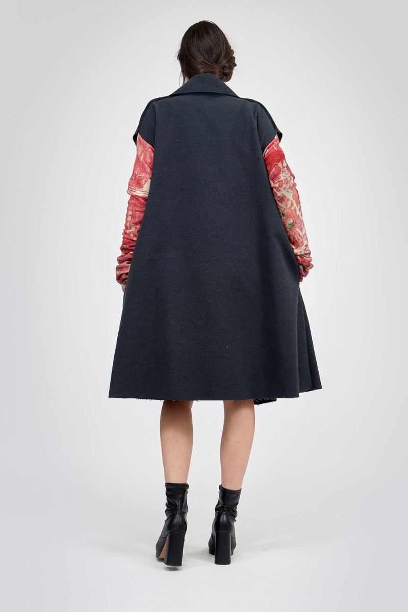 Gilet gris anthracite long sans manches pour femme PARIS – Image 5