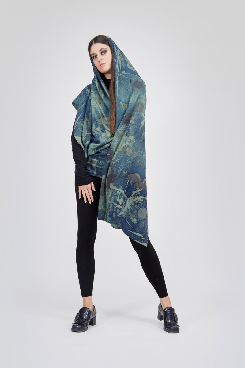 Blue large printed wool shawl SOURCE – Image 5