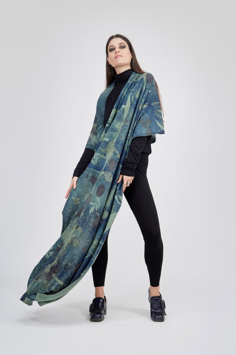 Blue large printed wool shawl SOURCE – Image 6