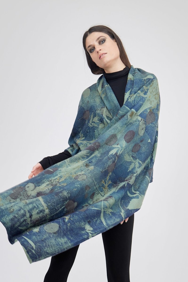 Blue large printed wool shawl SOURCE – Image 3