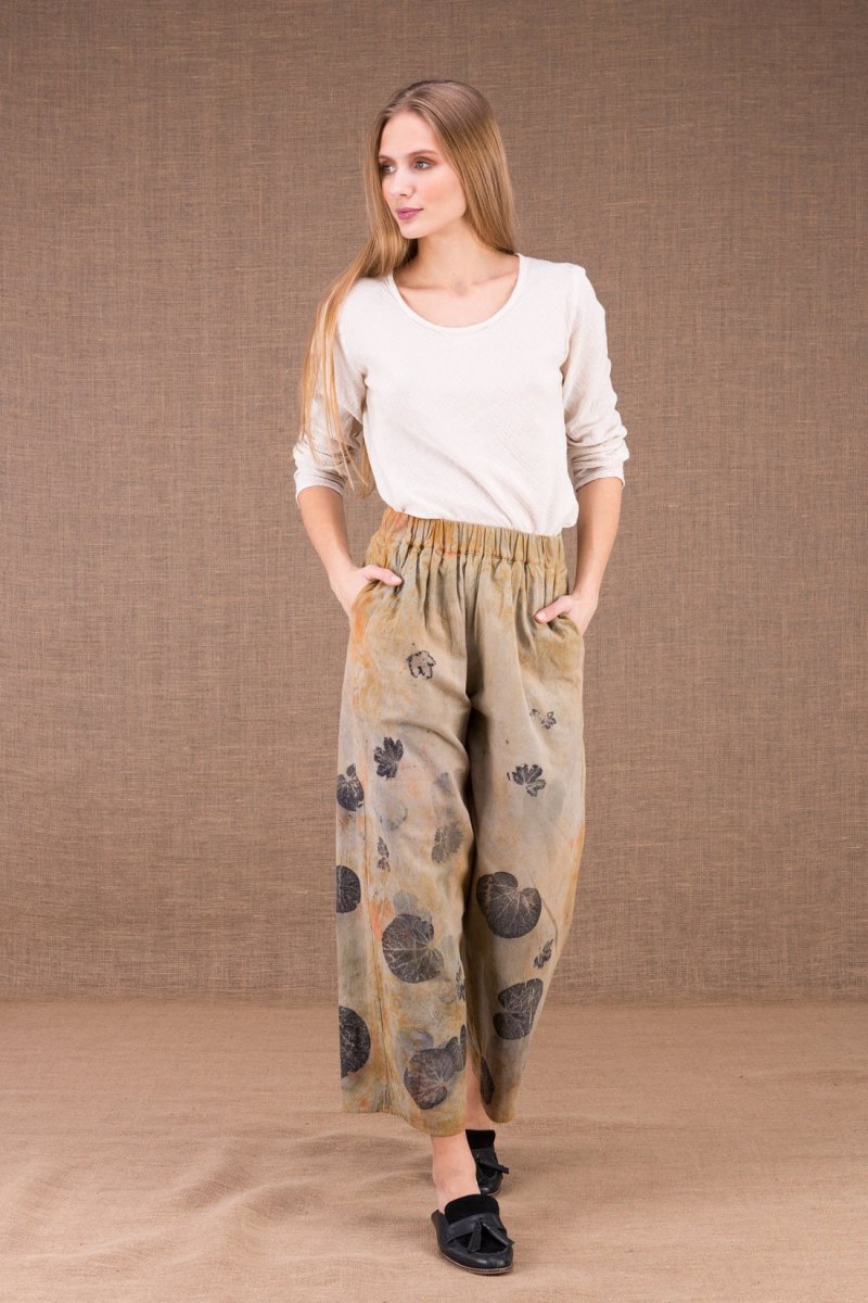 Beige large printed organic cotton trousers for women HALNY – Image 2