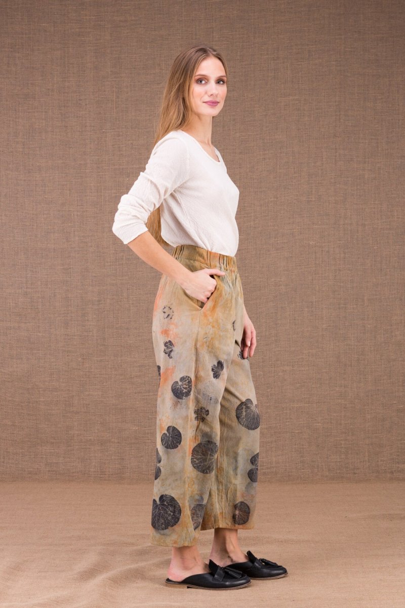 Beige large printed organic cotton trousers for women HALNY – Image 3