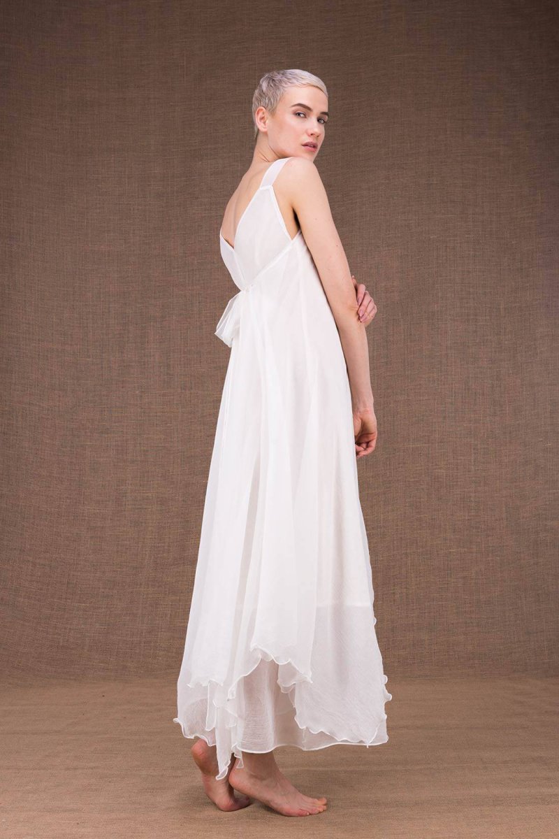 Robe blanche longue en soie JADE