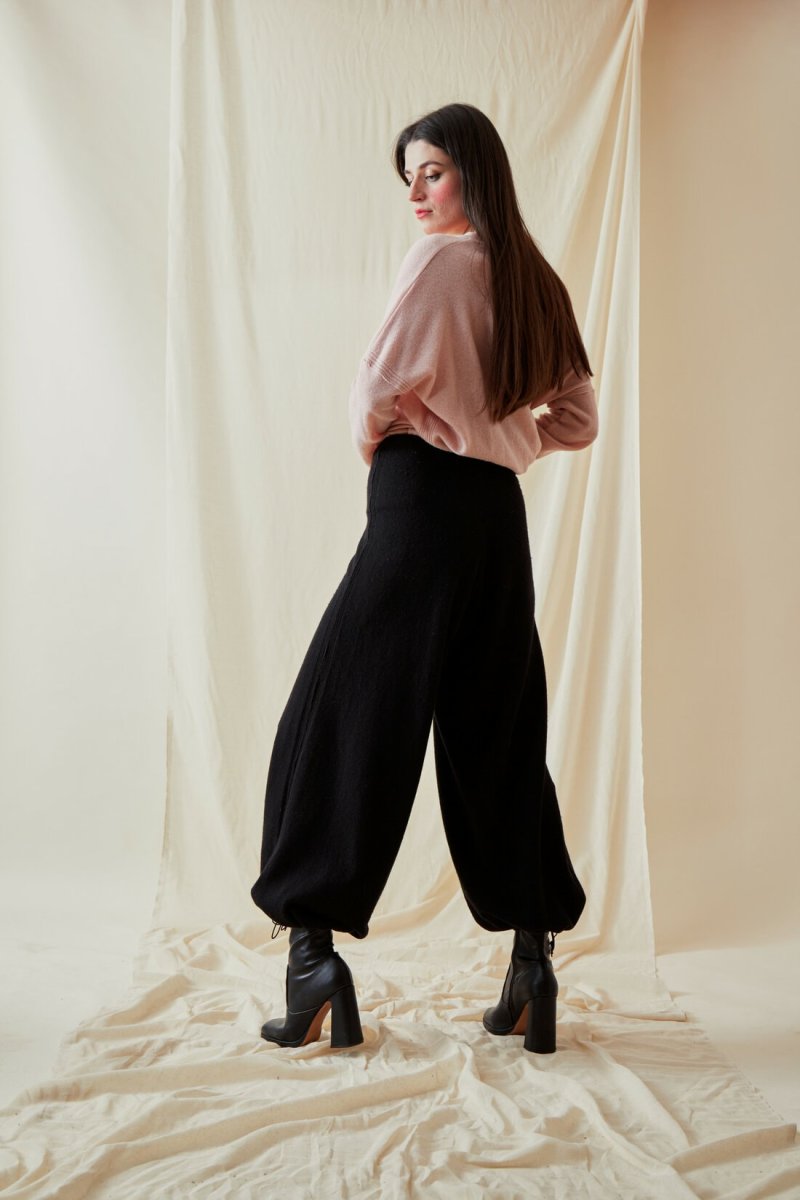 Black wool jogging trousers for women KOS – Image 5