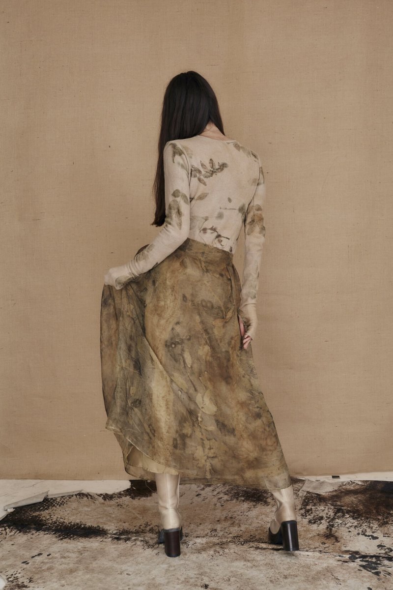 Jupe kaki longue évasée en organza de soie imprimée VENEZIA – Image 5