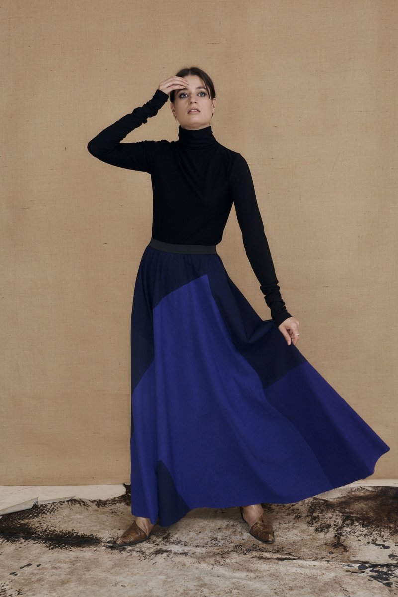 Jupe bleue longue évasée en coton bio KERALA – Image 3