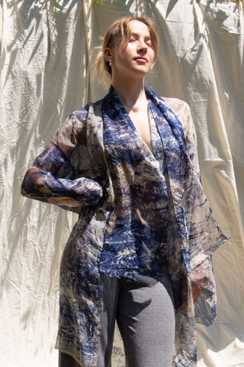 Short hand-printed blue silk kimono CRETA – Image 3