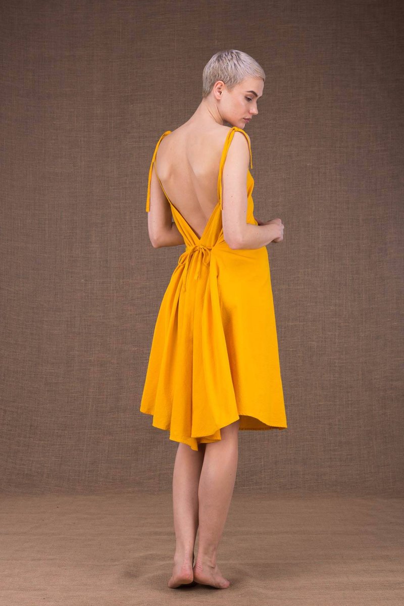 Yellow short backless organic cotton dress MA COURTE – Image 5