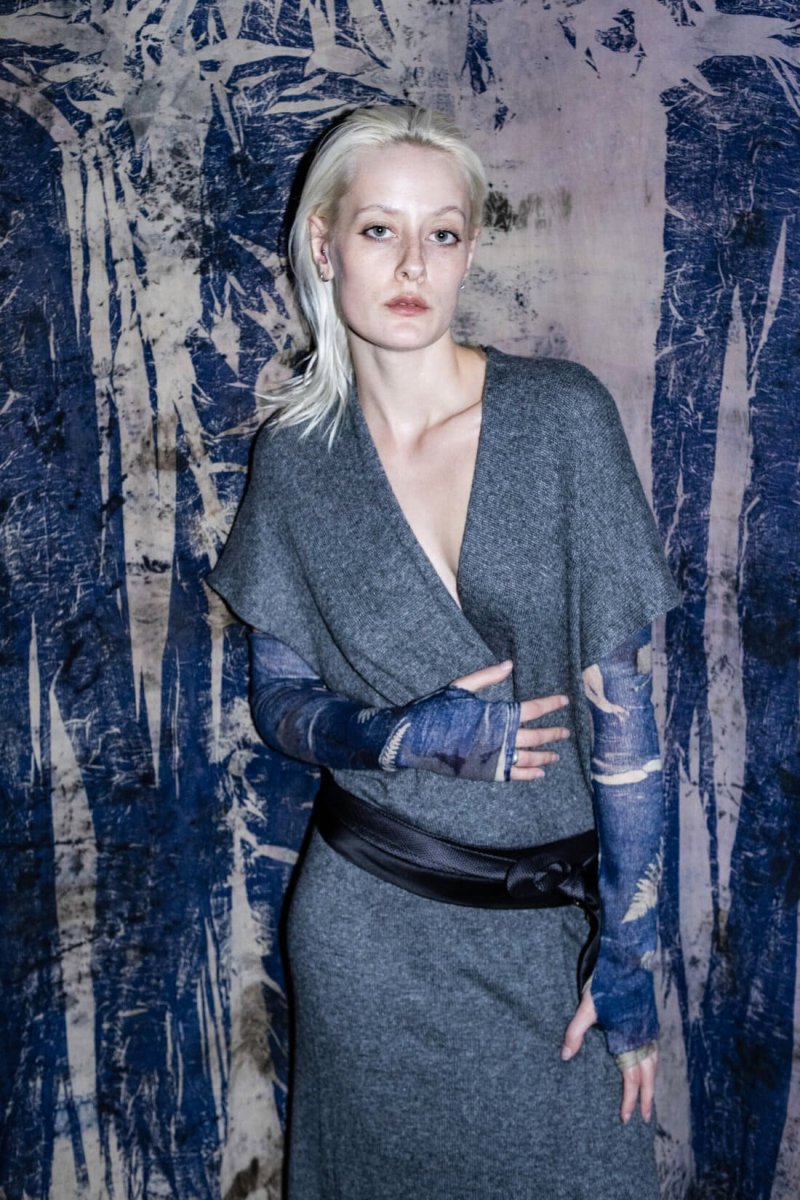 Blue long printed wool mittens for women ANI – Image 3