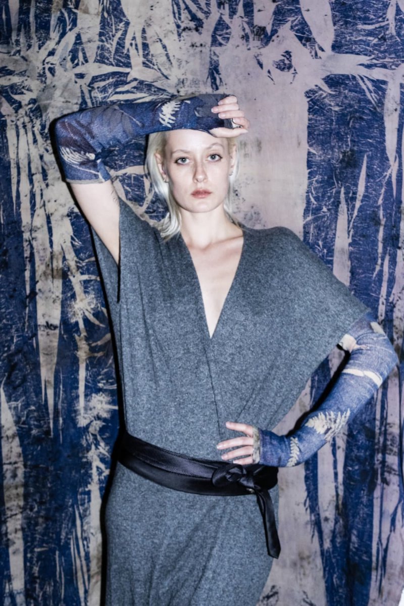 Blue long printed wool mittens for women ANI – Image 4