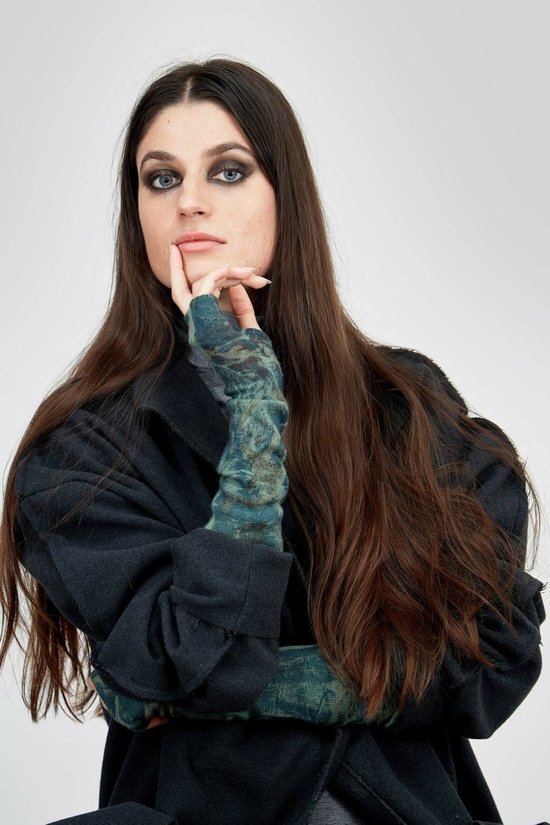 Green printed wool mittens for women FLORA – Image 4