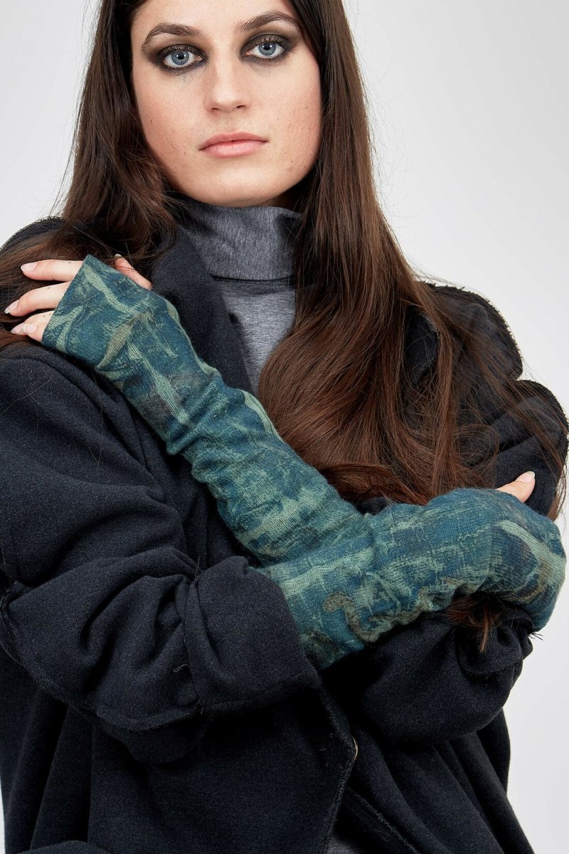 Green printed wool mittens for women FLORA – Image 3