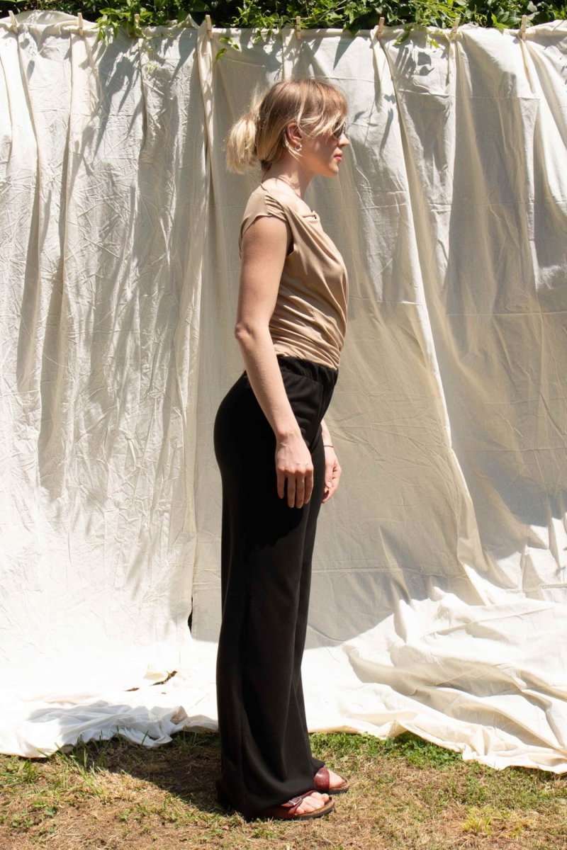 Women’s wide-legged black viscose jersey trousers ANANAS – Image 3