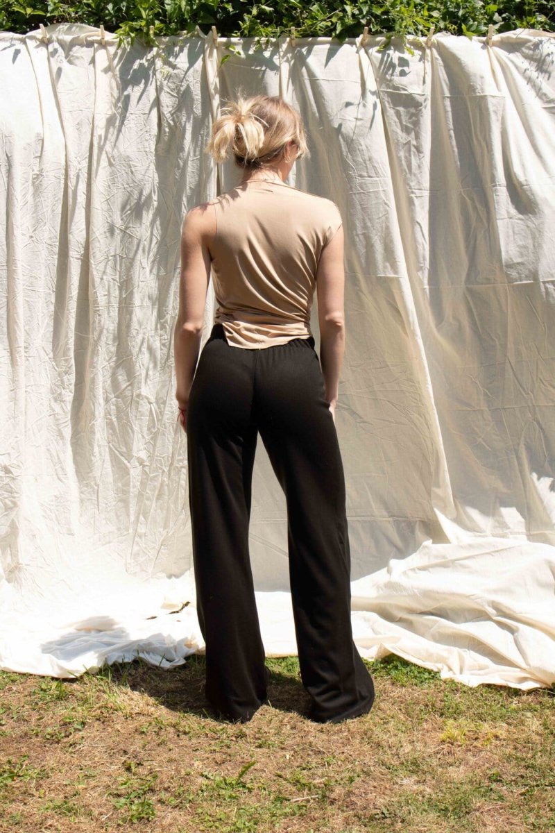 Women’s wide-legged black viscose jersey trousers ANANAS – Image 4