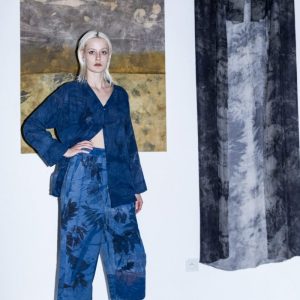 Pantalon bleu en coton bio imprimé pour femme SEN