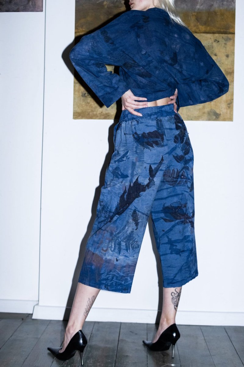 Pantalon bleu en coton bio imprimé pour femme SEN – Image 5