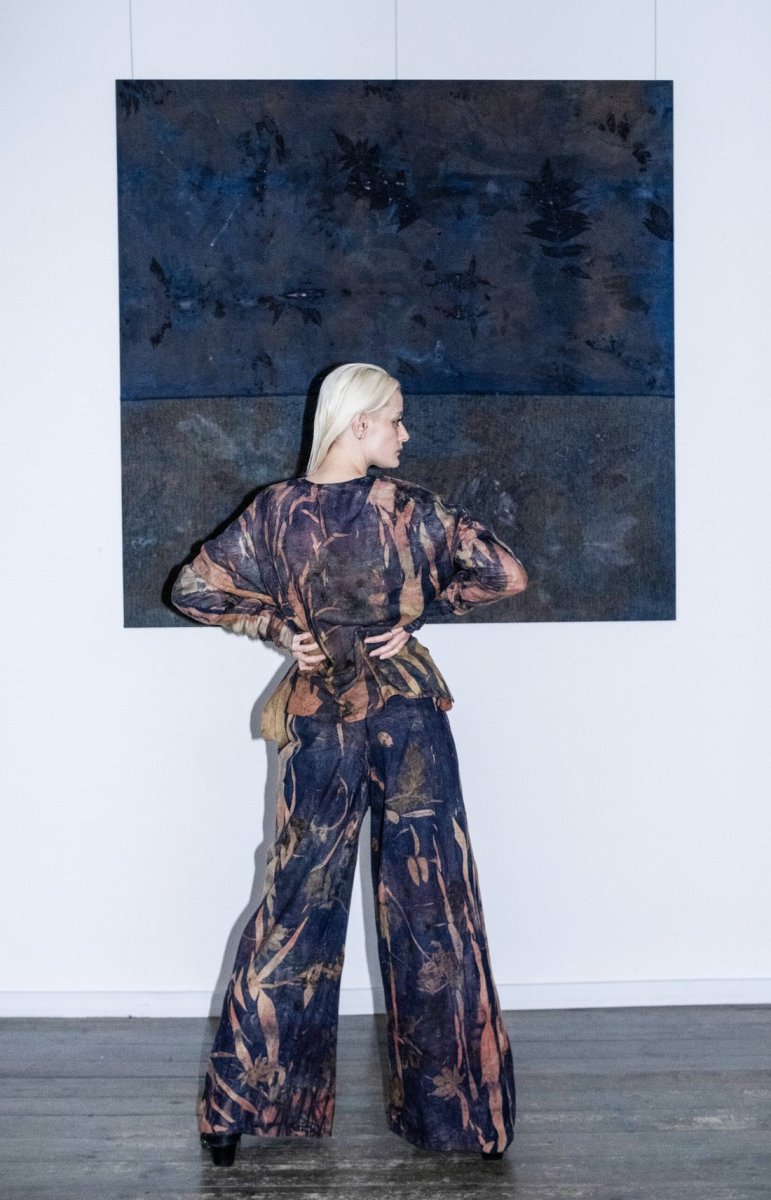 Blue large printed wool trousers for women WIDE – Image 5