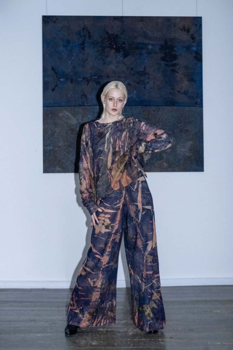 Blue large printed wool trousers for women WIDE – Image 3