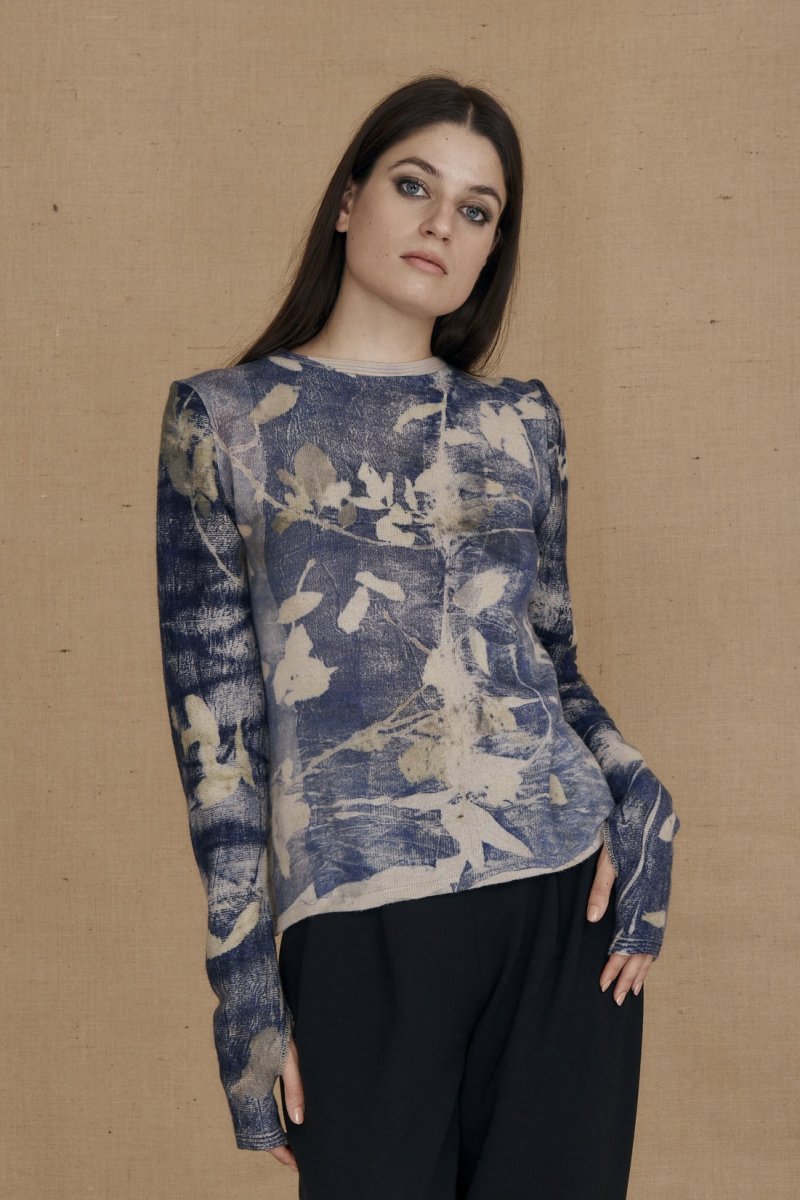 Blue printed wool sweater for women CARA – Image 2