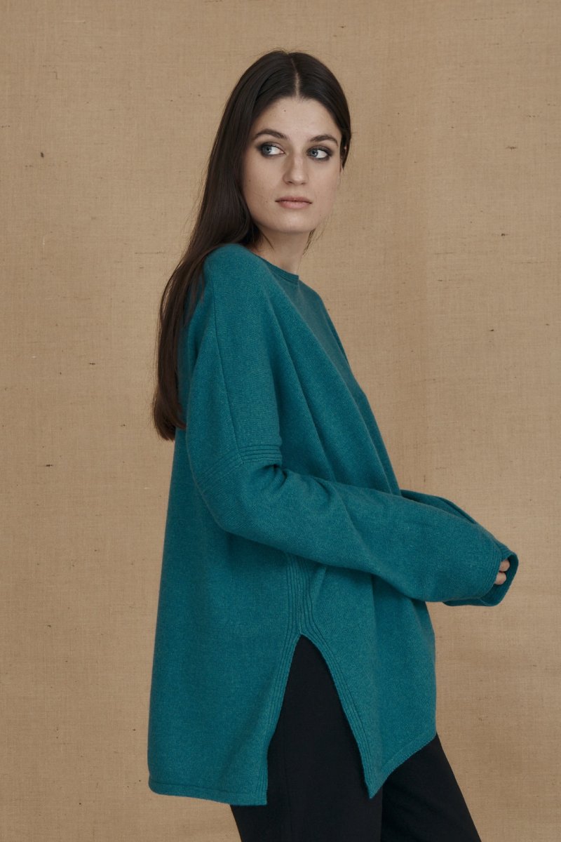 Pull bleu canard oversize large pour femme en laine ALASKA – Image 4