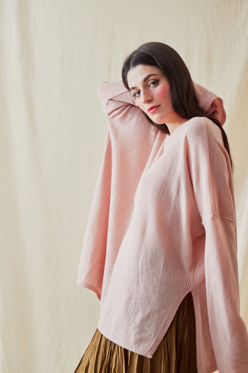 Pull rose oversize large pour femme en laine ALASKA – Image 4