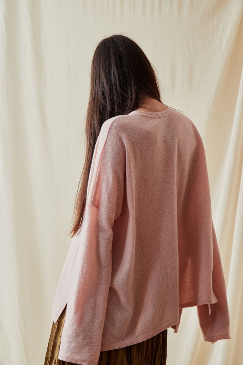 Pull rose oversize large pour femme en laine ALASKA – Image 5