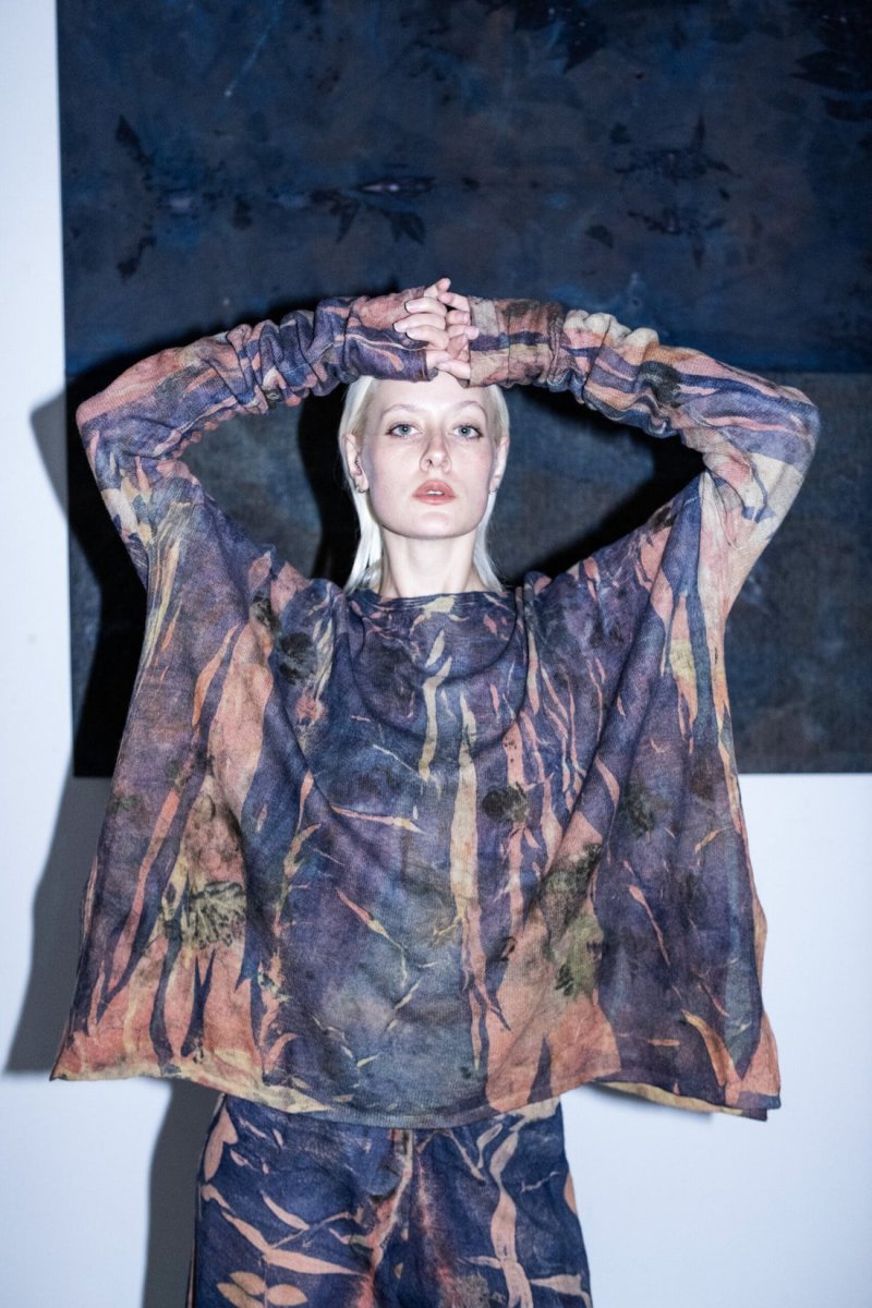 Blue large printed wool sweater for women RIVER – Image 3