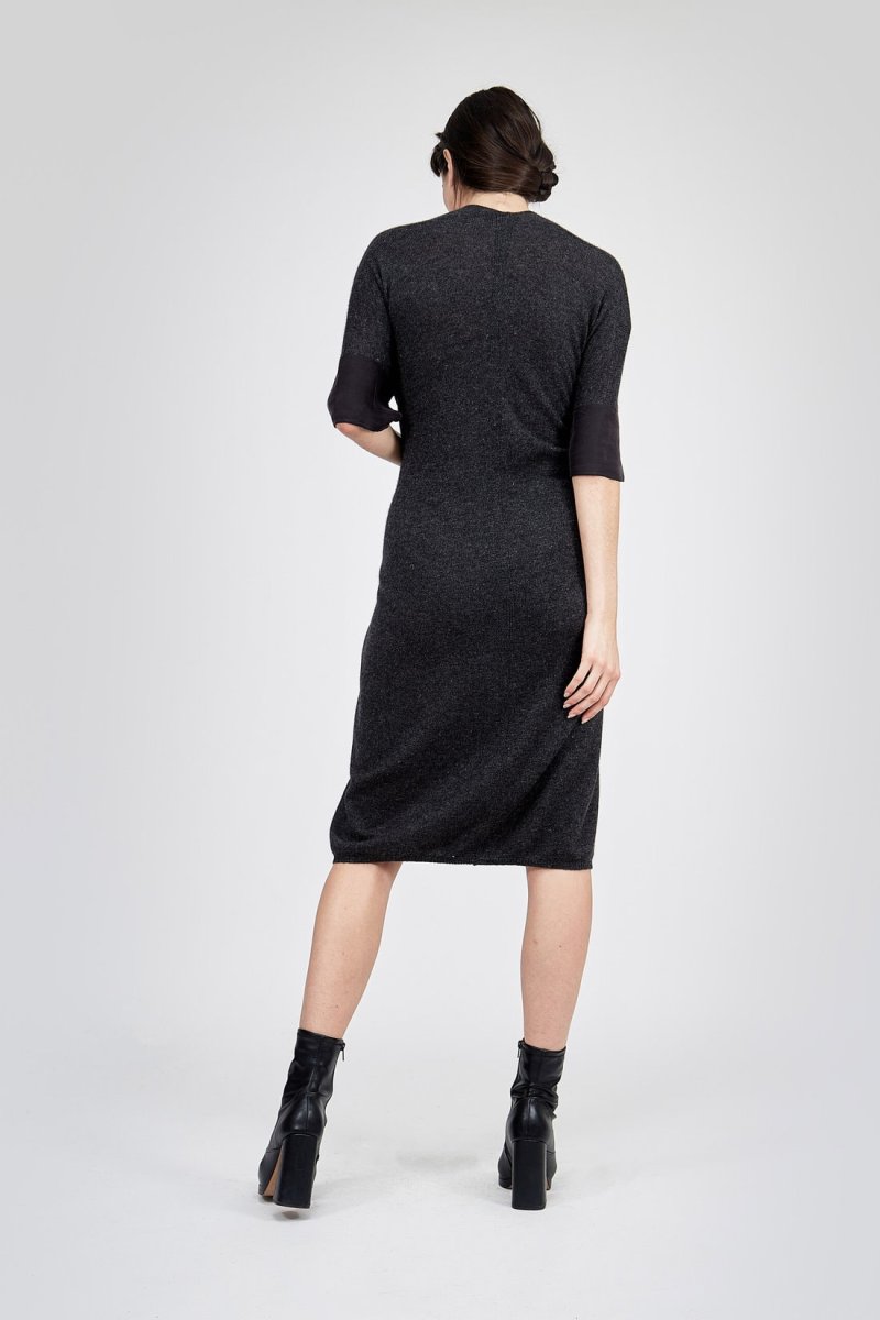 Robe gris anthracite cache-cœur en cachemire DEBORAH – Image 5