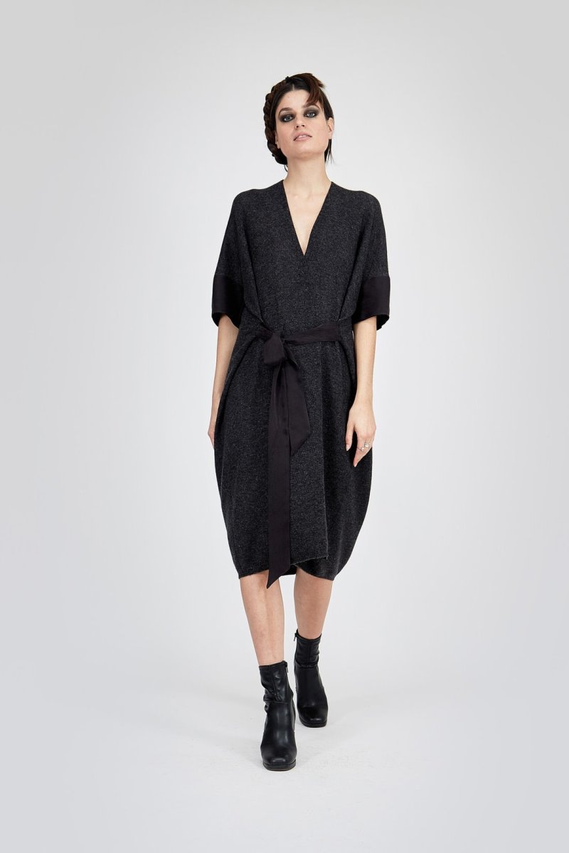 Robe gris anthracite cache-cœur en cachemire DEBORAH – Image 7