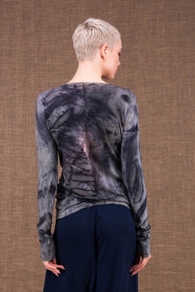 Grey long-sleeve printed viscose jersey t-shirt for women SAFARI – Image 4