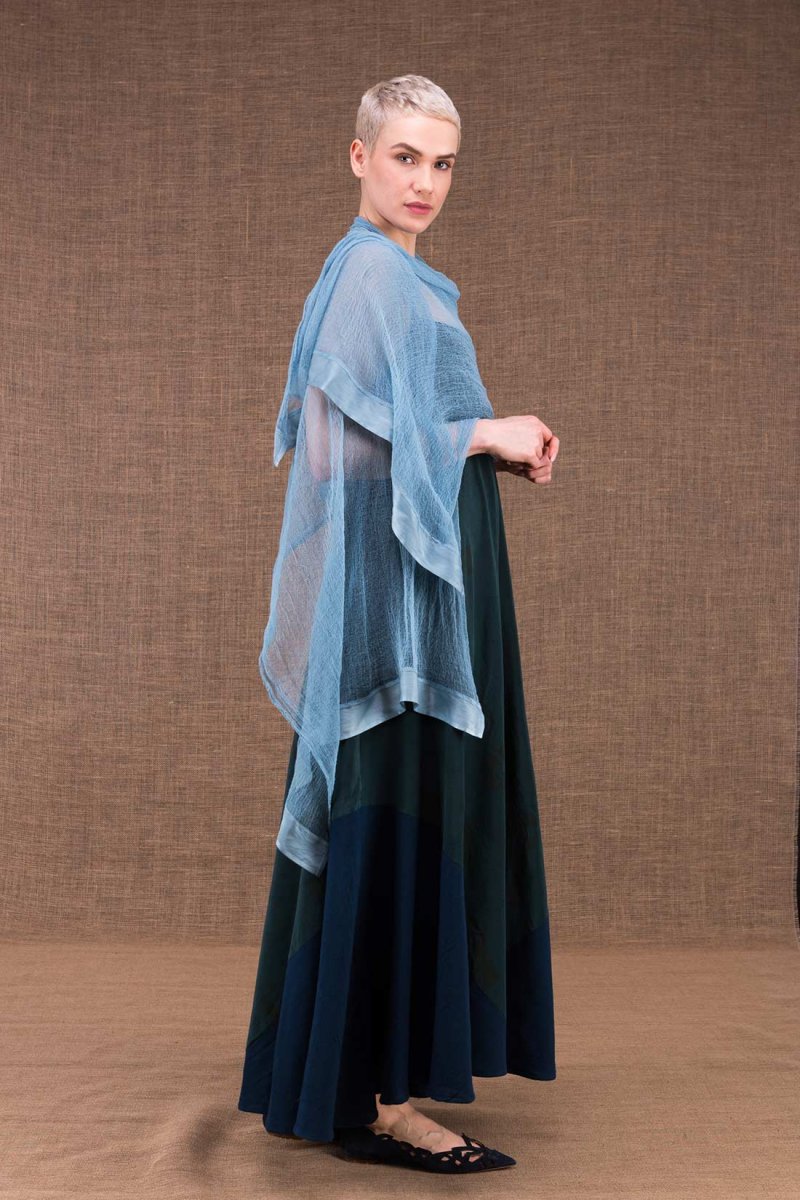 Châle bleu en gaze de coton bio SIRRO – Image 3