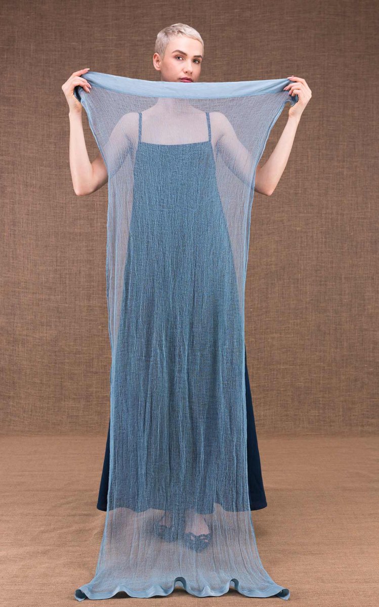 Châle bleu en gaze de coton bio SIRRO – Image 4