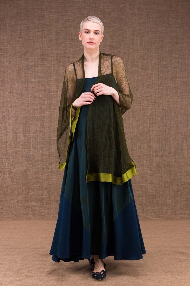 Khaki organic cotton gauze shawl SIRRO – Image 2