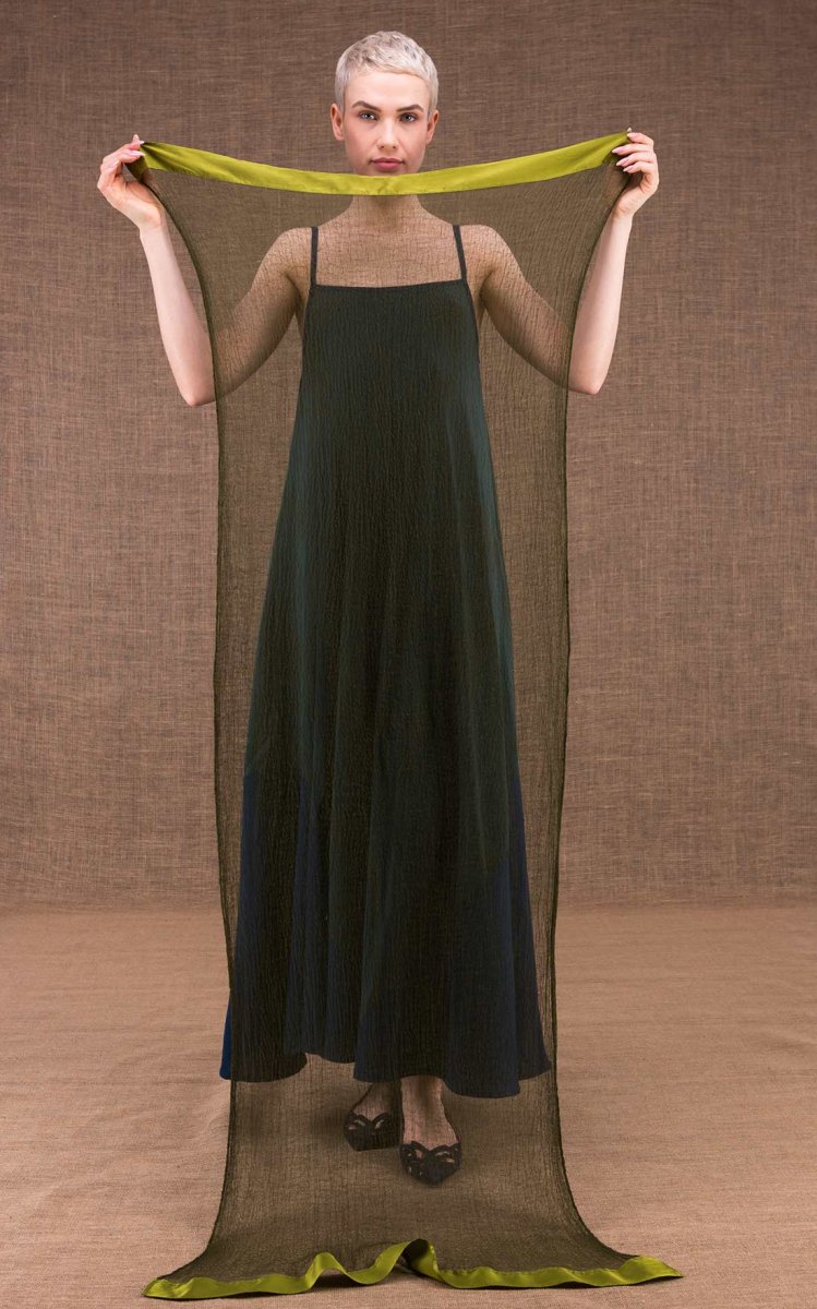 Khaki organic cotton gauze shawl SIRRO – Image 4