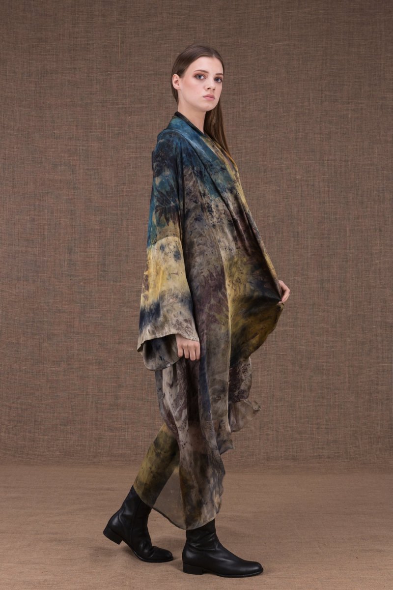 Robe-kimono kaki bleu en satin de soie imprimé TROPICAL – Image 5