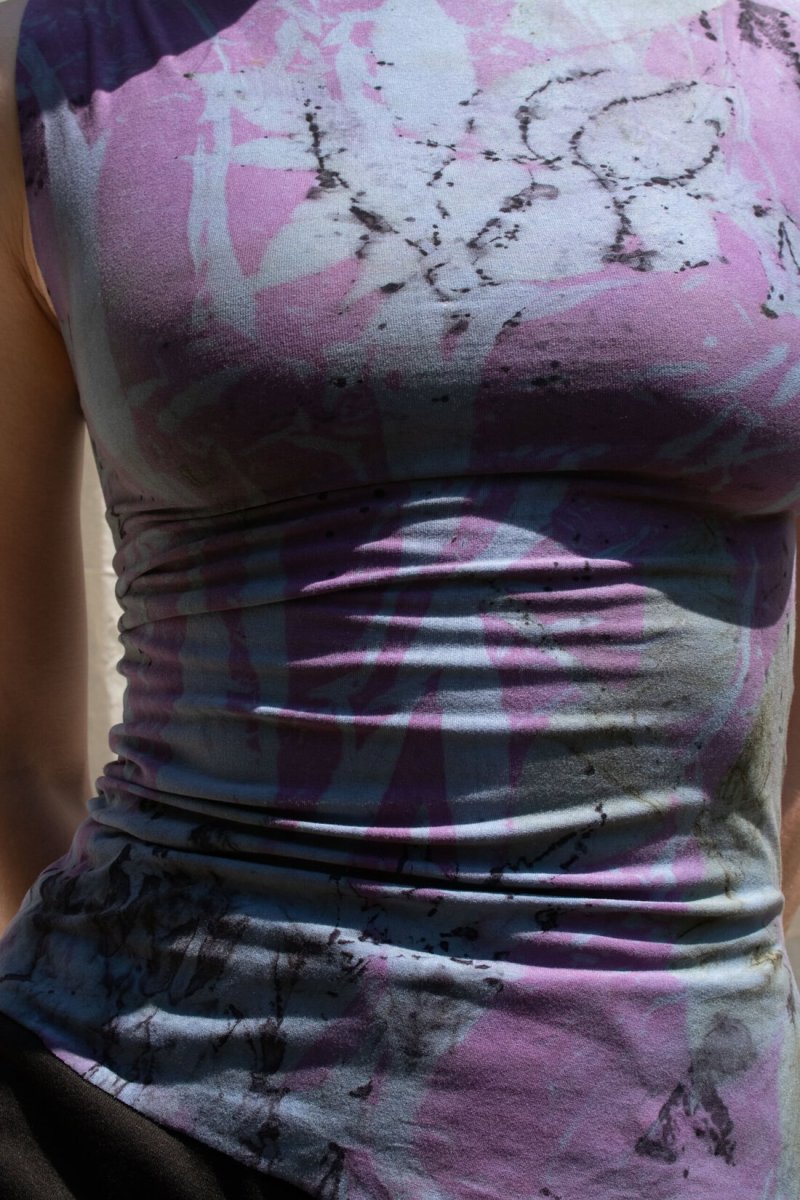 Top mauve en viscose imprimé à la main pour femme DORA – Image 5