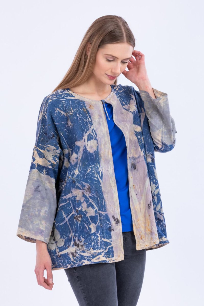 Blue large printed organic cotton jacket for women IZA – Image 3