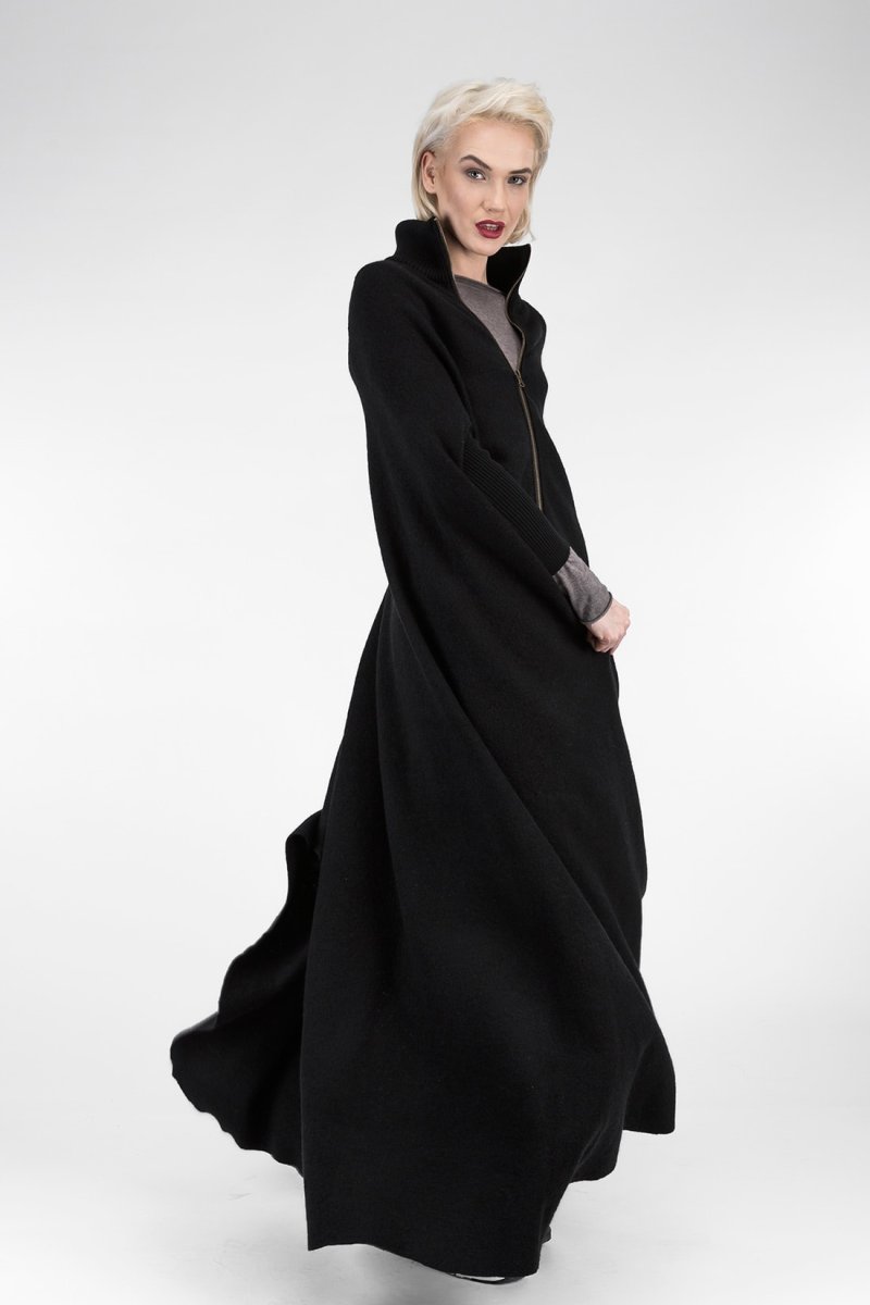 Cape noire longue pour femme en laine bouillie DAVID